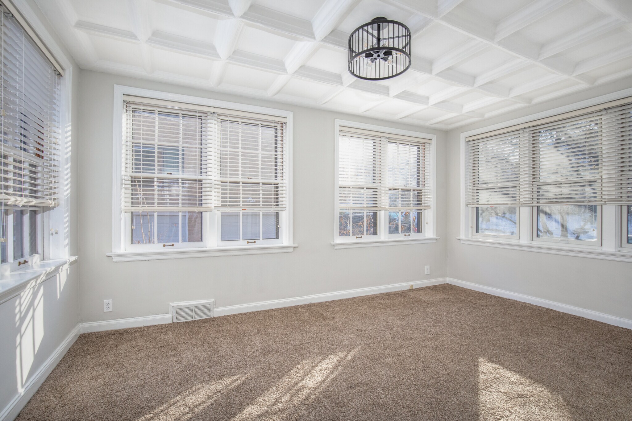 Building Photo - 7535 Oxford Dr