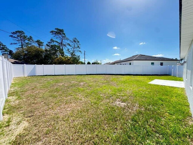 Building Photo - 4513 SW 170th Street Rd