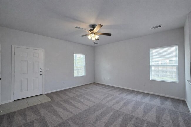 Building Photo - 511 Pulitzer Dr
