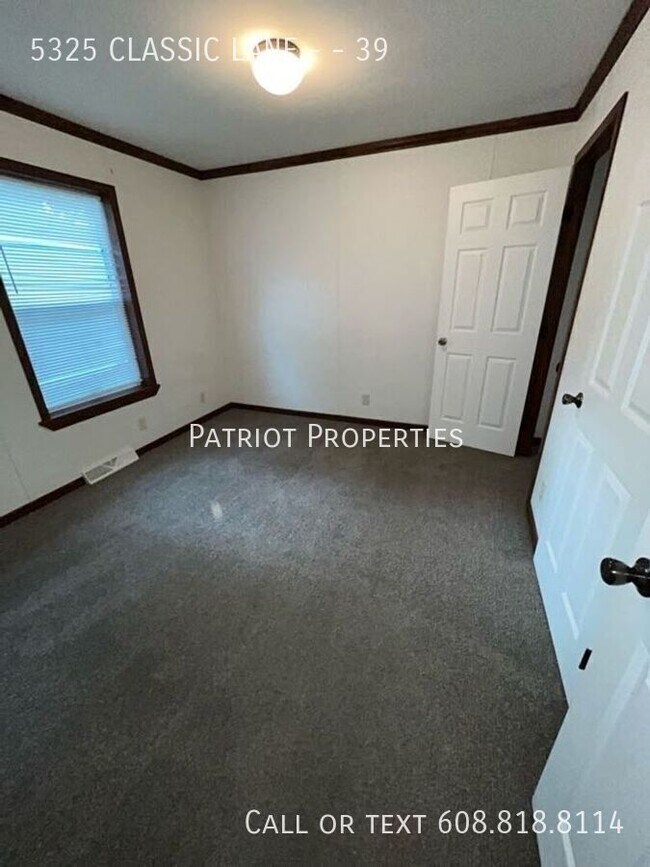 Building Photo - 5325 Classic Ln
