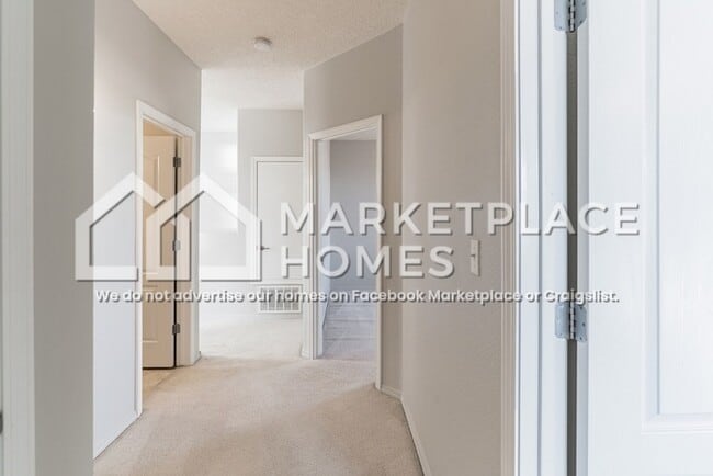 Building Photo - 620 Creekside Ave SW