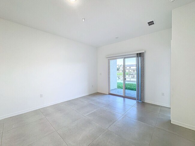 Building Photo - Townhouse For Lease in Saint Cloud