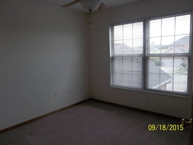 Building Photo - Pebblebrook Apartments 109