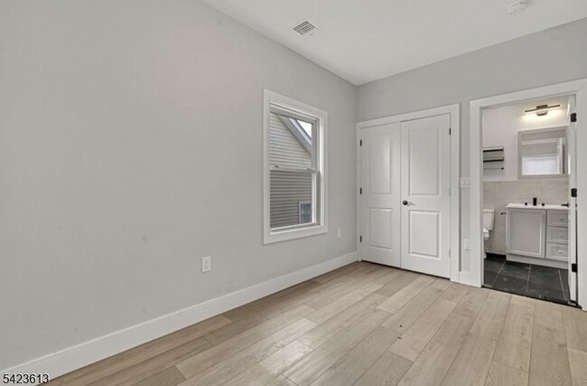 Building Photo - 626 S 20th St