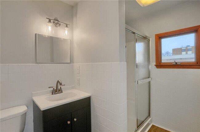 Building Photo - 740 Pershing St