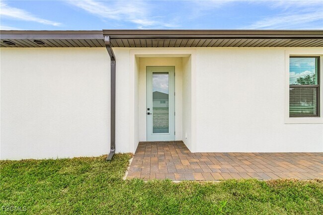 Building Photo - 3222 SW 15th Ave