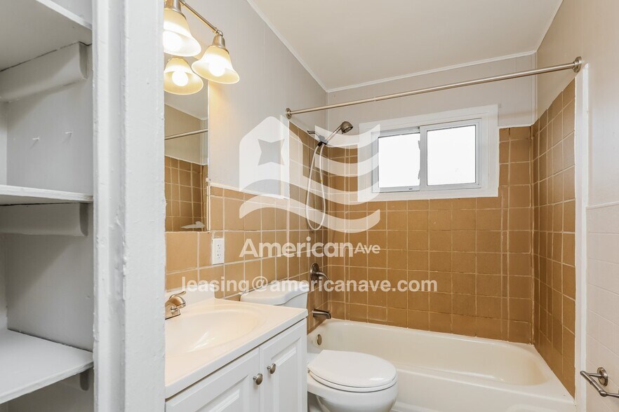 Building Photo - 1597 Courter St