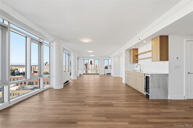 Primary Photo - 3220 Arlington Ave