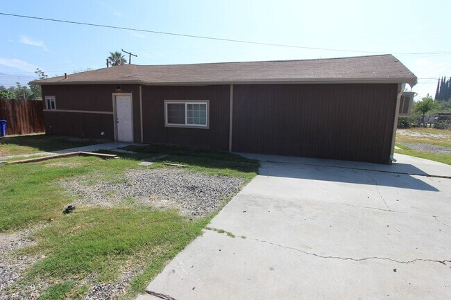 Building Photo - RV T 6951