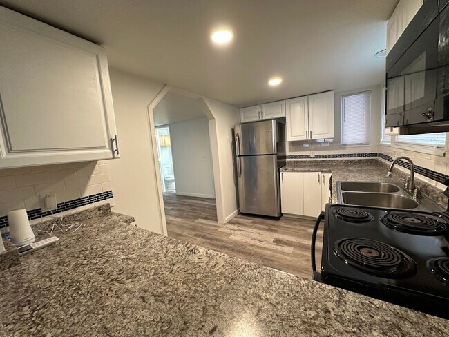 Building Photo - Aurora Rental | 3 Bedroom Home w/ Basement, Garage & Fireplace – Near Denver Commute