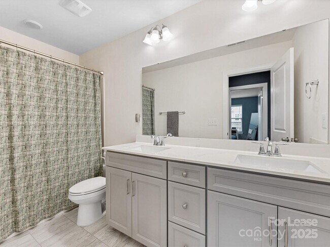 Building Photo - 2314 Creekmere Ln