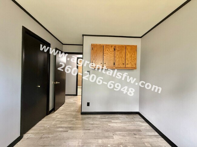 Building Photo - 3 Bedroom House