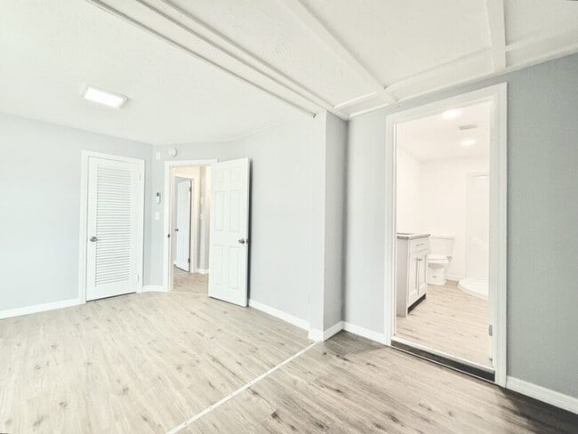 Building Photo - 80 146th Ave