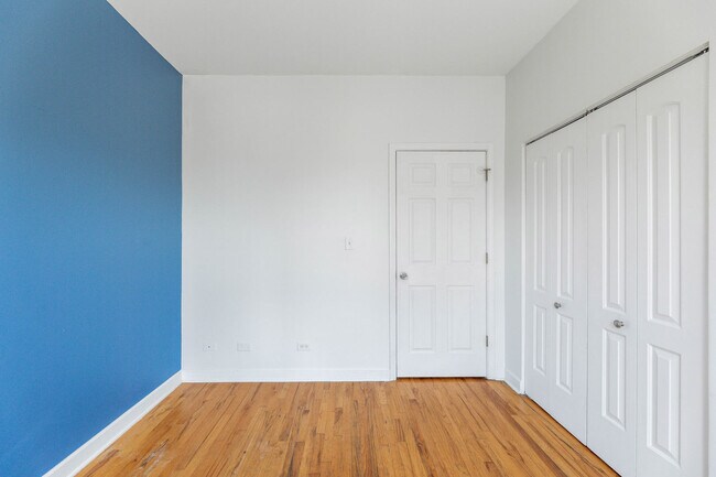 Building Photo - 102 N Hamlin Ave