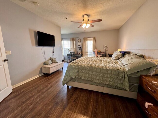 Building Photo - 412 Blue Bayou Ln