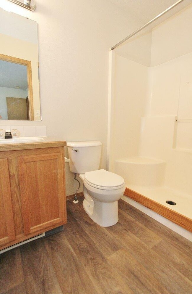 Building Photo - 978 Johnson Dr