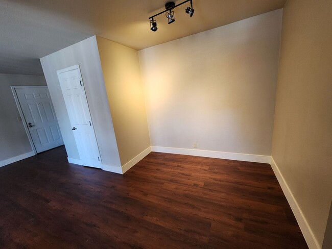 Building Photo - Beautiful Bella Vita 1 Bedroom/1 Bath unit.