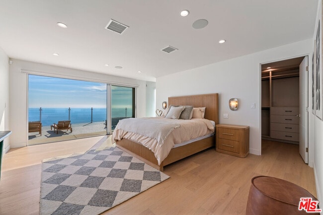 Building Photo - 18254 Coastline Dr