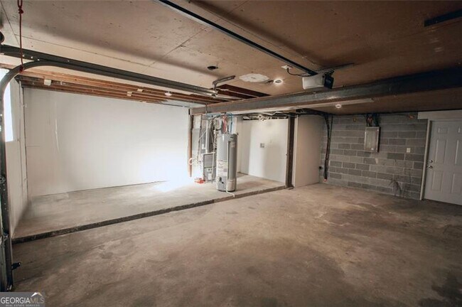 Building Photo - 2879 Tiffany Dr SW