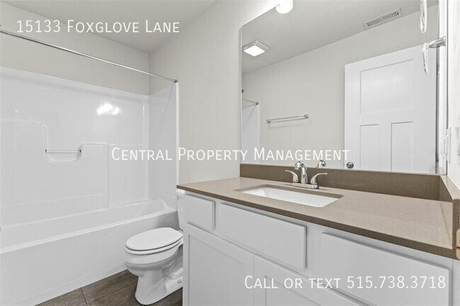 Building Photo - 15133 Foxglove Ln