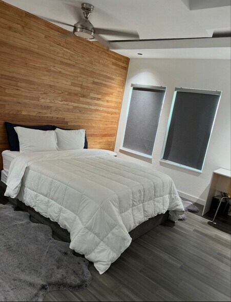 Building Photo - 4813 Owenwood Ave