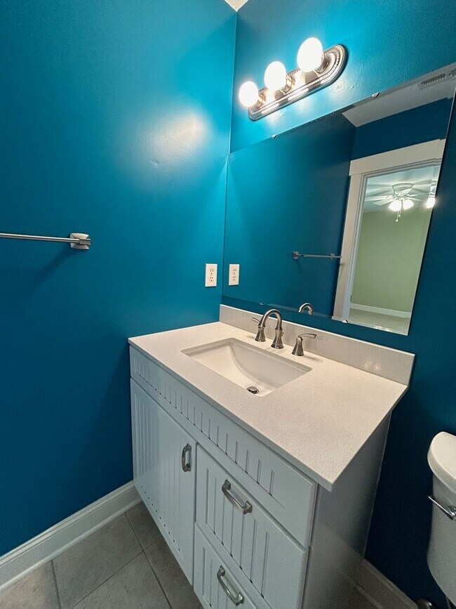 Building Photo - Central AVL - Custom Built, Made for Enter...
