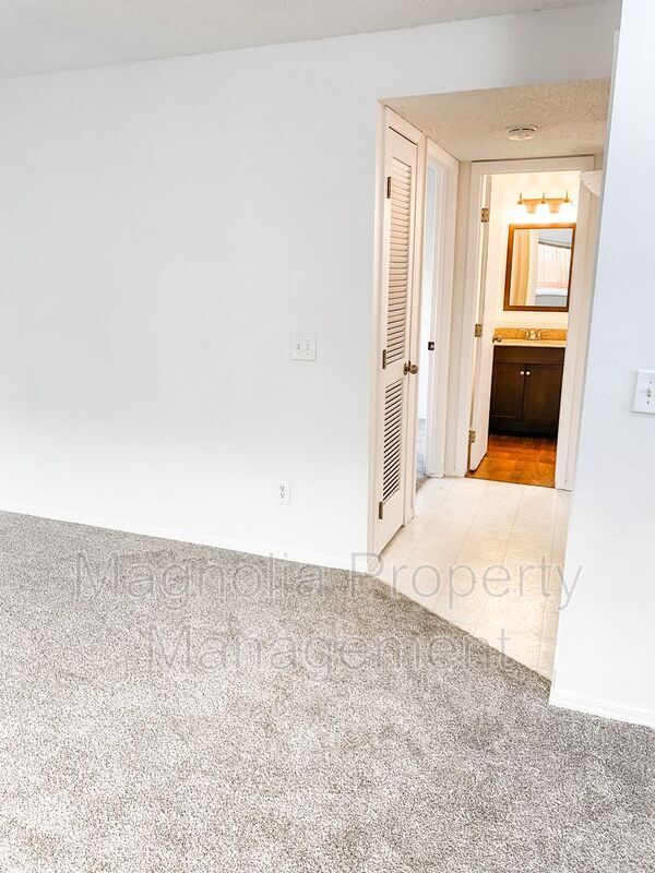 Building Photo - 4260 Ramblewood Dr