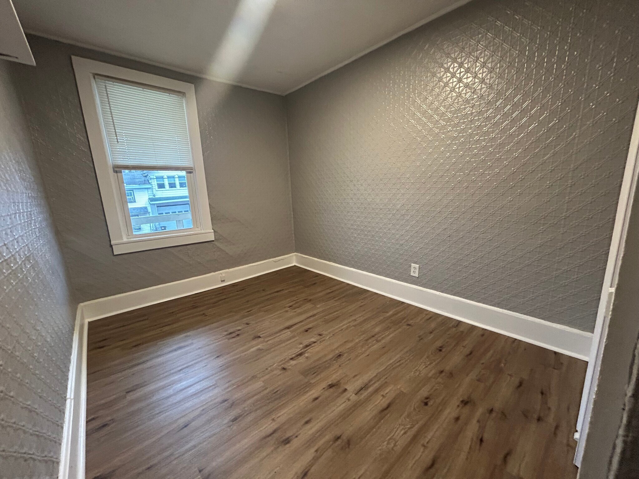 Building Photo - 24 4th St