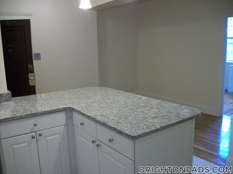 Building Photo - 2001 Commonwealth Ave