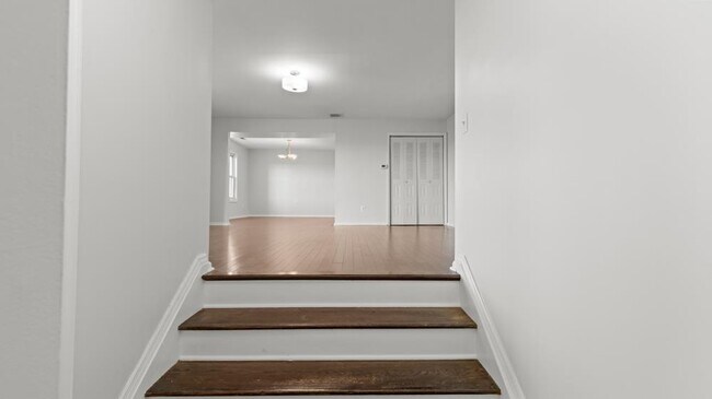 Building Photo - 6509 Liberty Ave