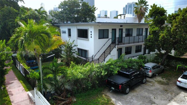 Building Photo - 944 Jefferson Ave