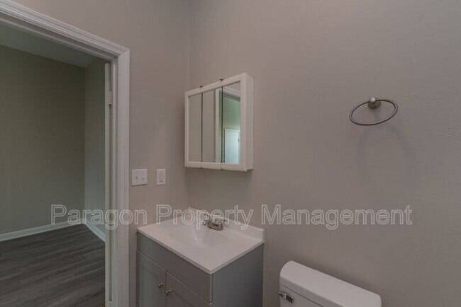 Building Photo - 2158 Broad St