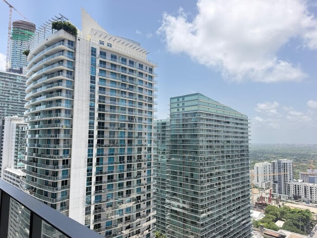 Building Photo - 1000 Brickell Plaza