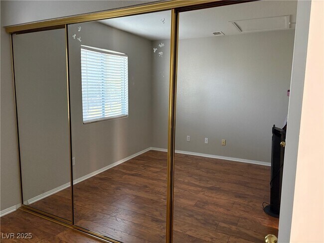 Building Photo - 9904 Via Delores Ave