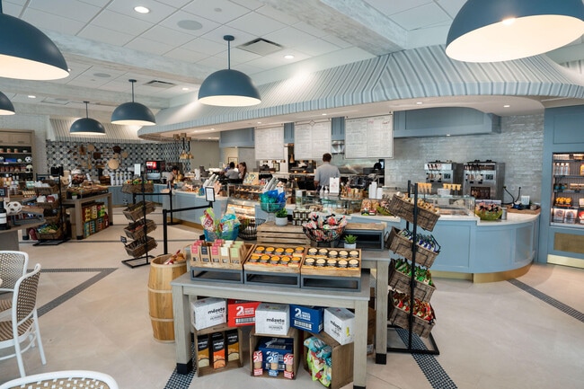 Building Photo - 7754 Lakeside Blvd