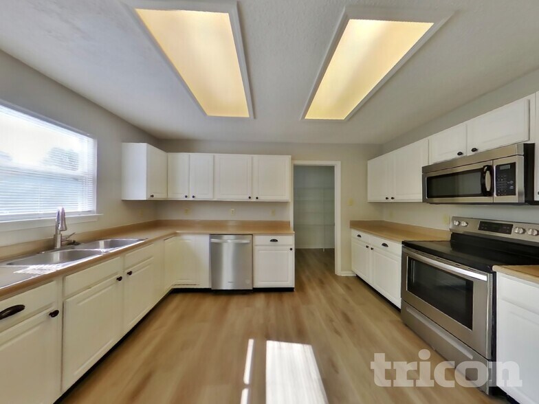 Building Photo - 7589 Wheatgrass Ln