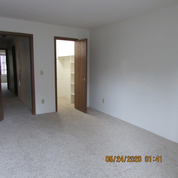 Building Photo - 420 Wright St