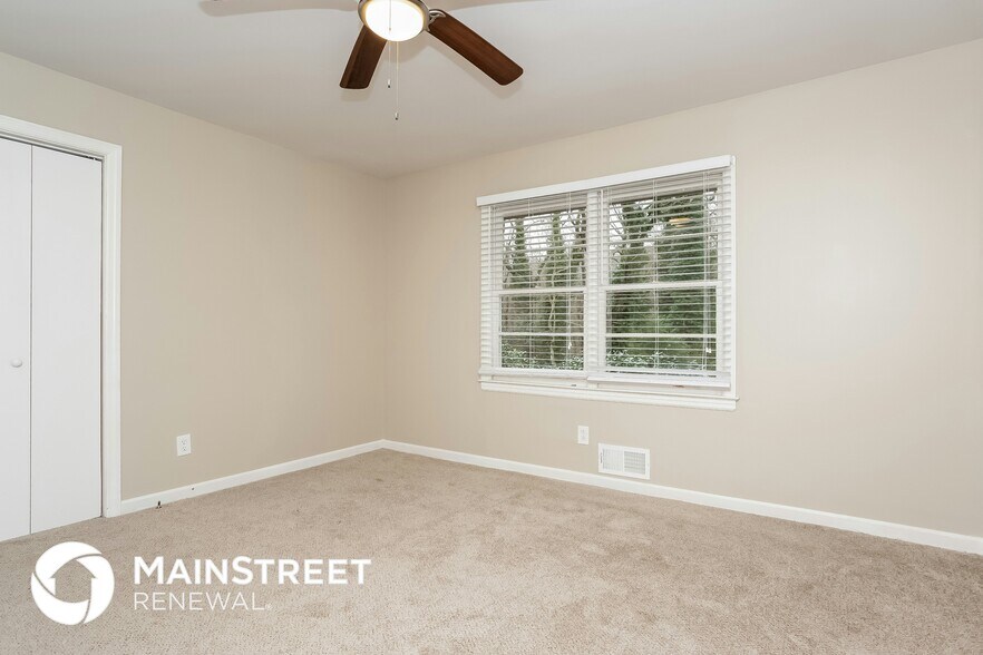 Building Photo - 1354 Pendley Dr