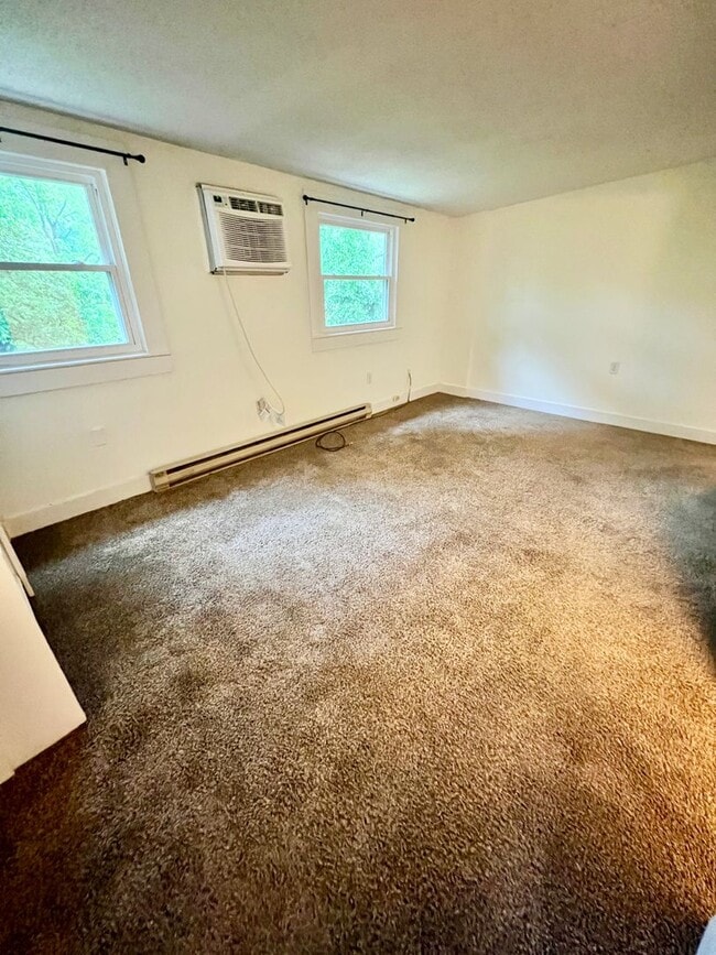Building Photo - Inglewood 1 Bedroom Upstairs Apartment $10...