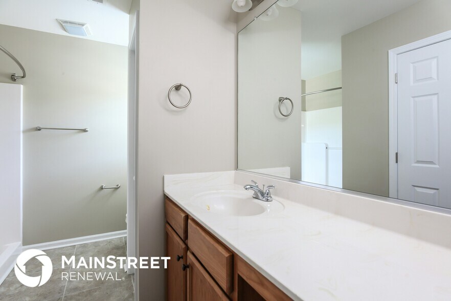 Building Photo - 4043 Shallowcreek Ct