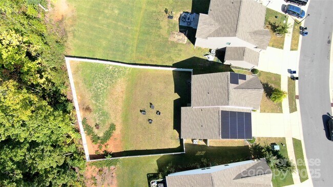 Building Photo - 5125 Saddleback Dr