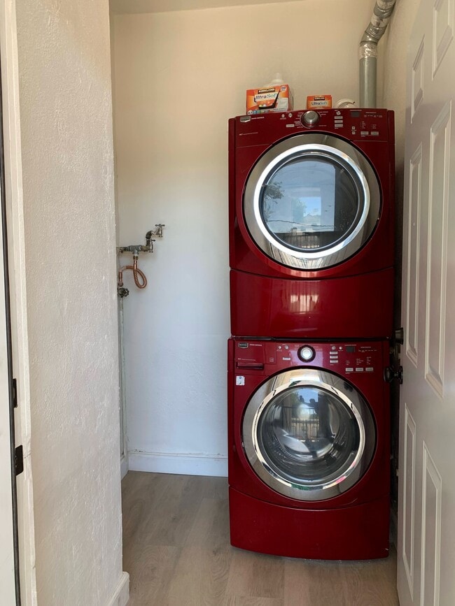 Building Photo - 3990 4th St