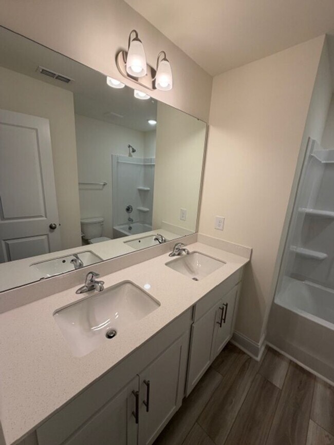 Building Photo - Mebane / Townhouse