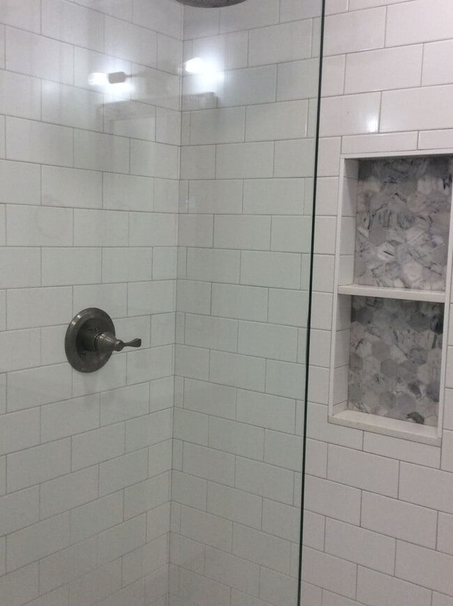 Building Photo - Browns Point Beauty! Spacious 2BDRM/1.75 BATH Home with Partial View of the Sound!