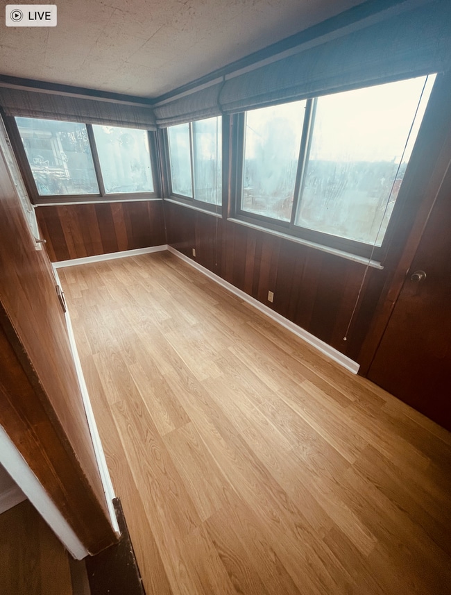 Building Photo - 3 Bed 1 Bath Munhall Pa