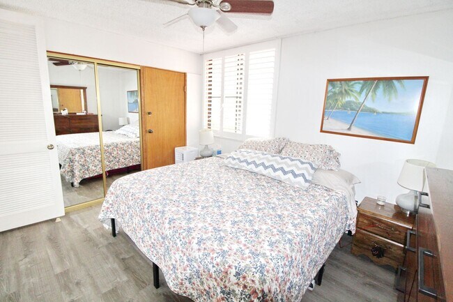 Building Photo - Maalaea Yacht Marina - 3rd Floor right on ...