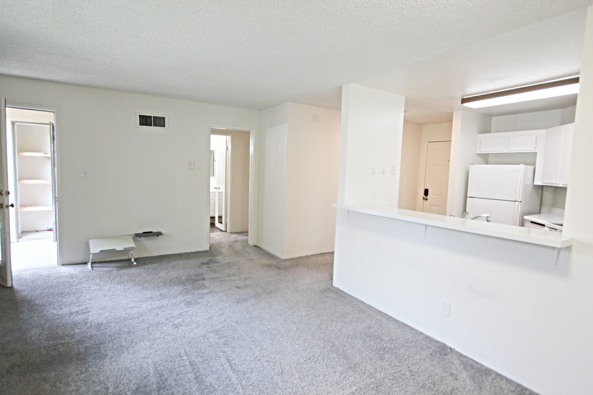 Building Photo - 7575 Charmant Dr