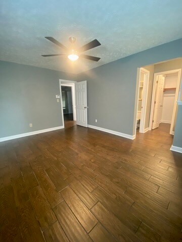 Building Photo - 5681 Pepperbush Dr