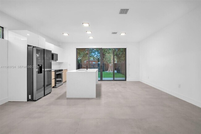 Building Photo - 919 NW 55th St