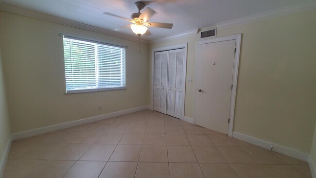 Building Photo - 1727 Jimmy Buffett Mem Hwy